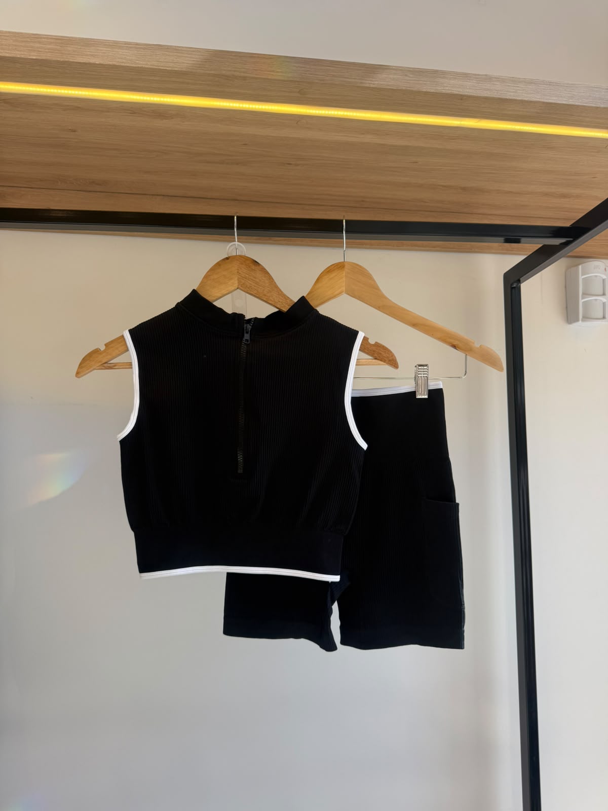 Conjunto Canelado Preto Zíper
