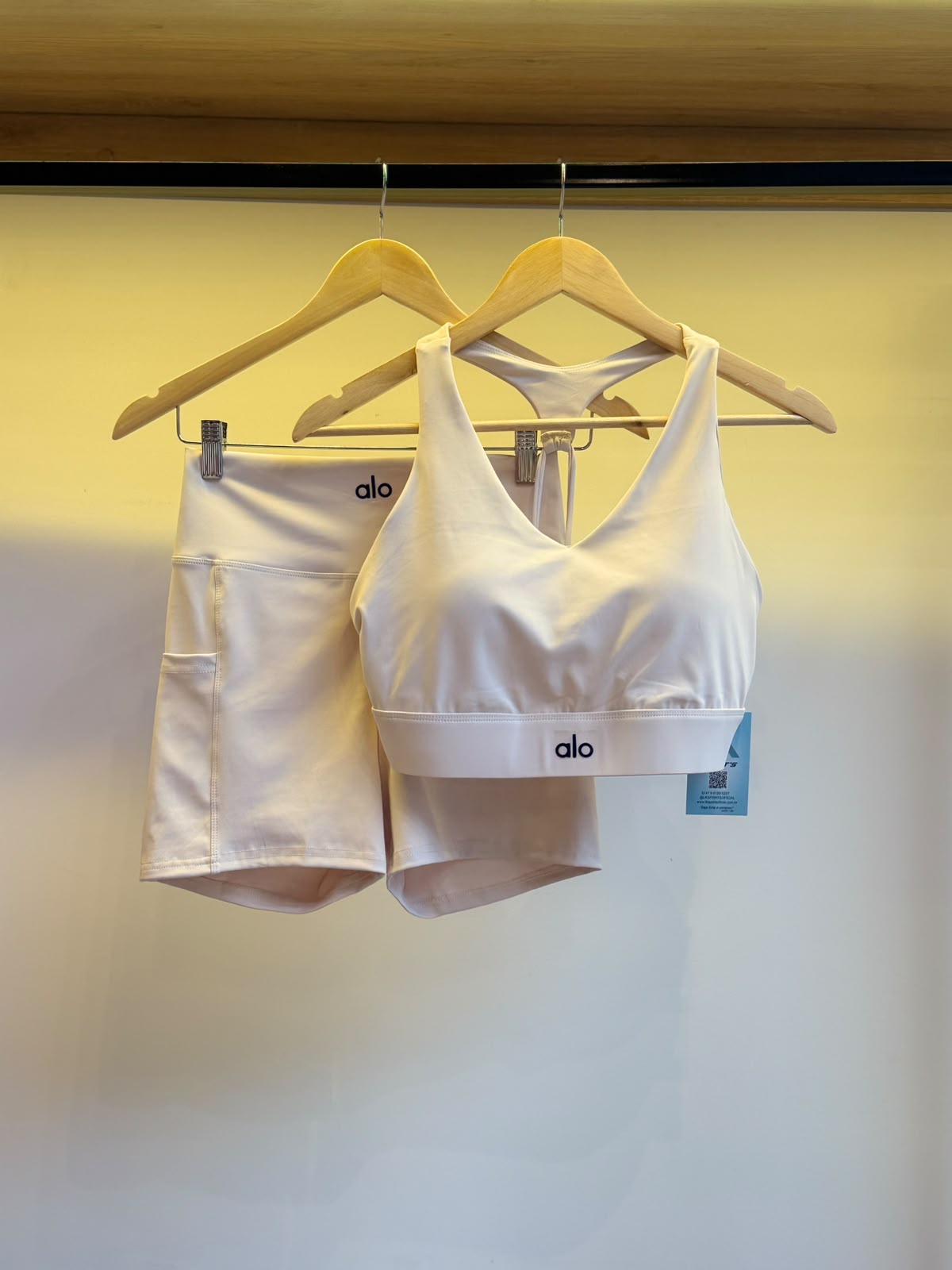 Conjunto Alo Top + Shorts Off-White